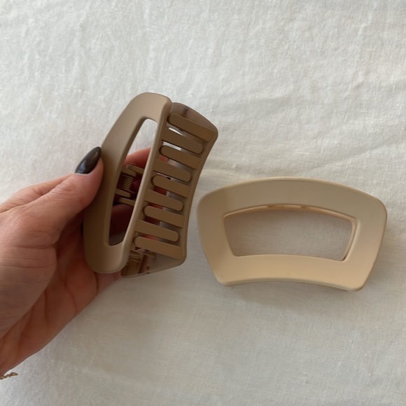 ANTHROPOLOGIE HAIR CLIPS - SOLD - Picture 2 of 3